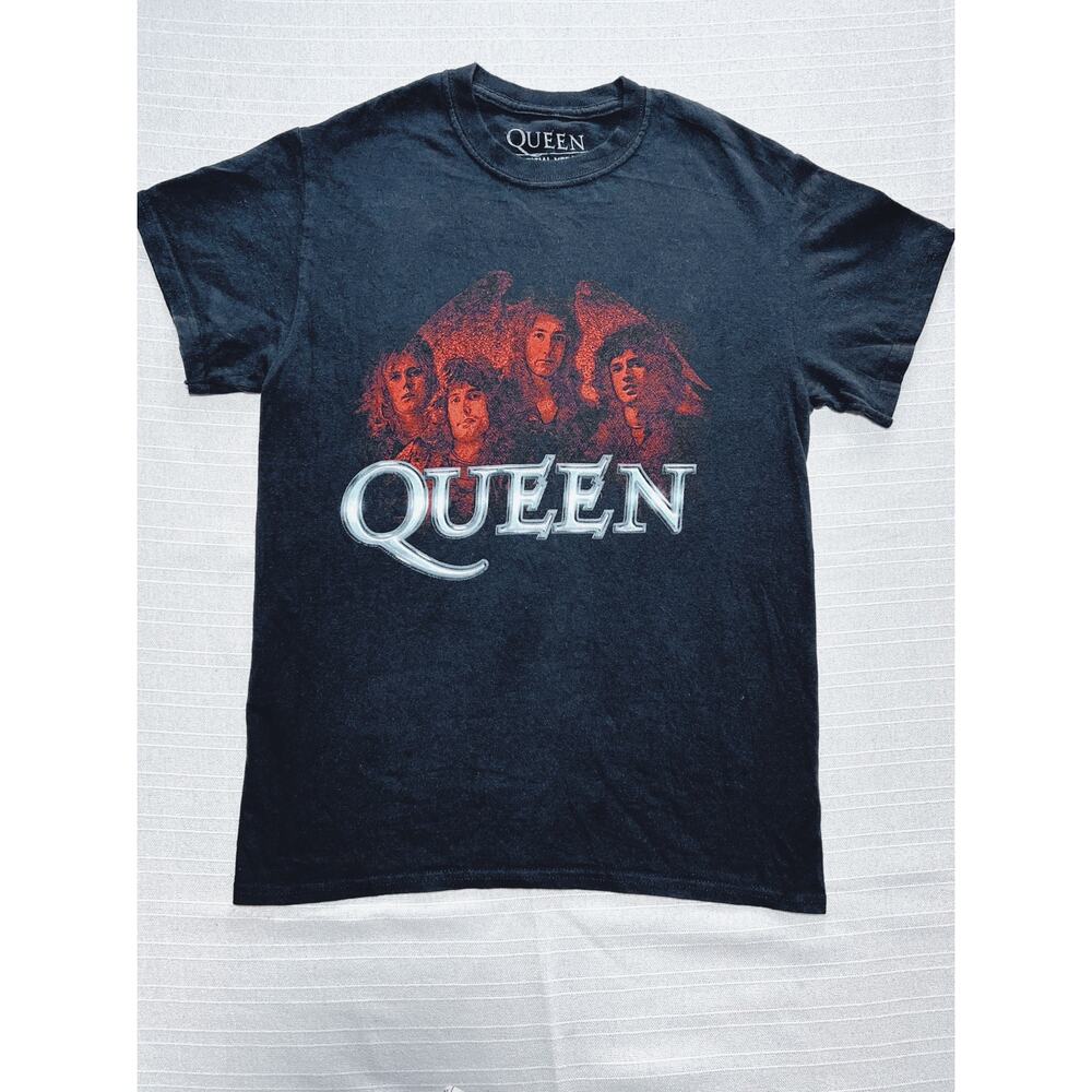 The QUEEN Mt. Rushmore Men's Graphic Rocker Tee